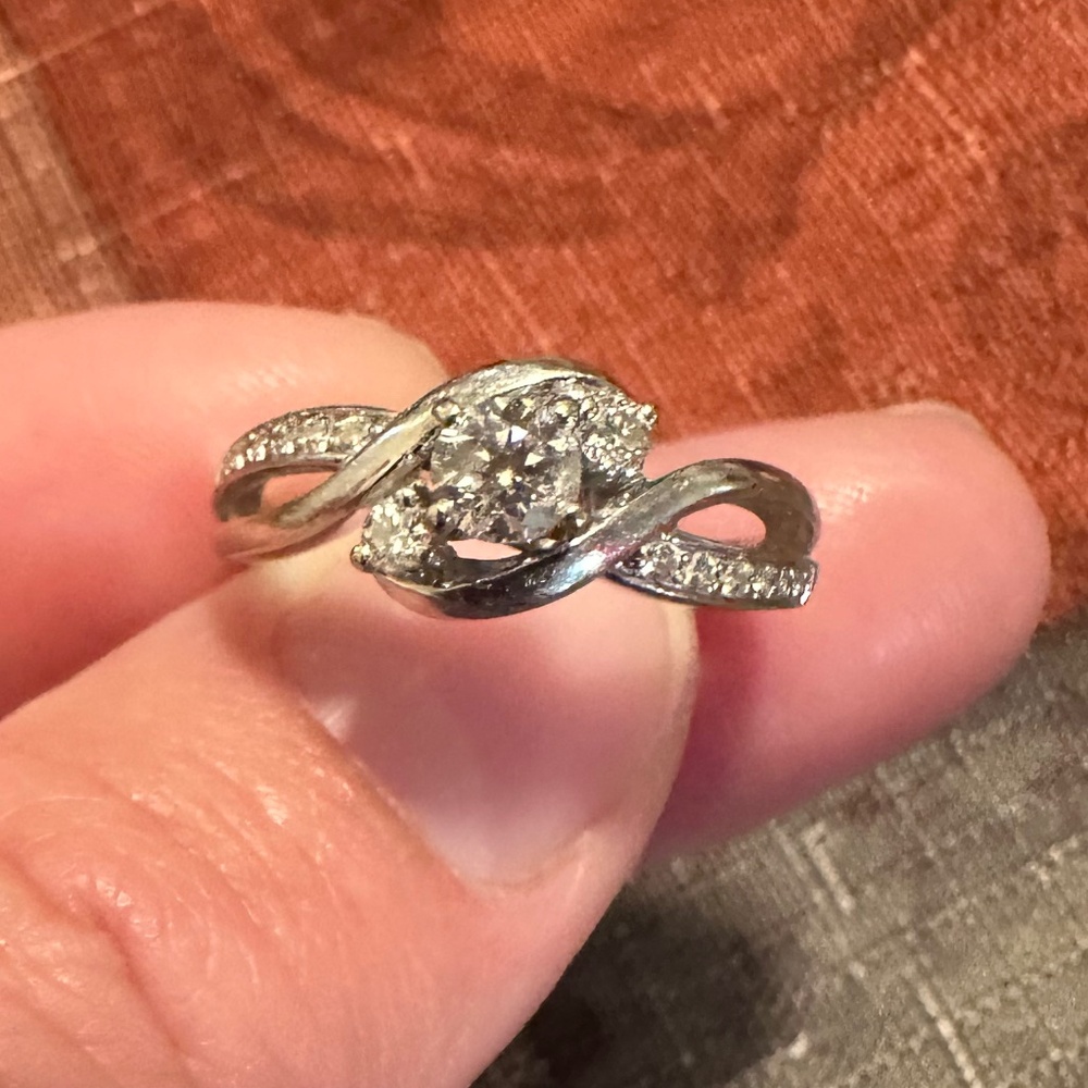 Diamond Wrap Promise Ring 1/6 ct tw 10K White Gold, size 7